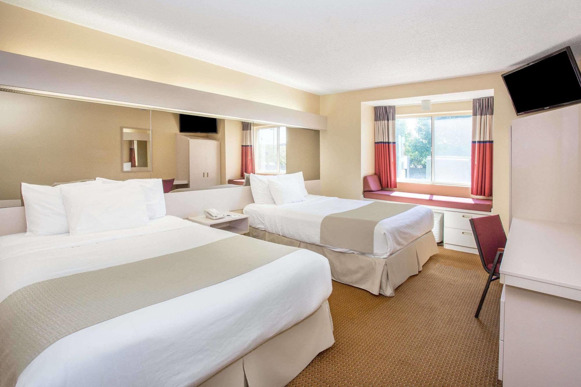 Microtel Inn & Suites By Wyndham Tifton Exterior photo
